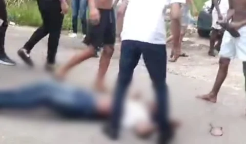 VEJA VÍDEO: estudante é brutalmente espancado na saída de escola: “Covardia”