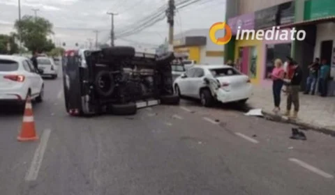 Mecânico bêbado usa carro de cliente, colide em dois carros e capota caminhonete