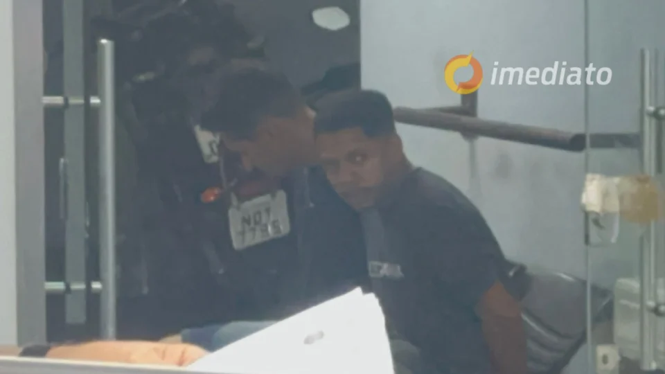 Dupla é presa com carro roubado no bairro Cachoeirinha