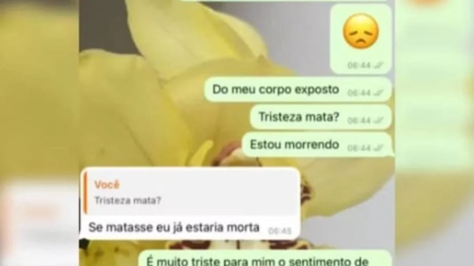 Professora denuncia demissão após ter nude vazado por alunos