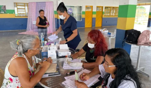 Mês da Mulher: Centros de Convivência realizam ação especial em Manaus