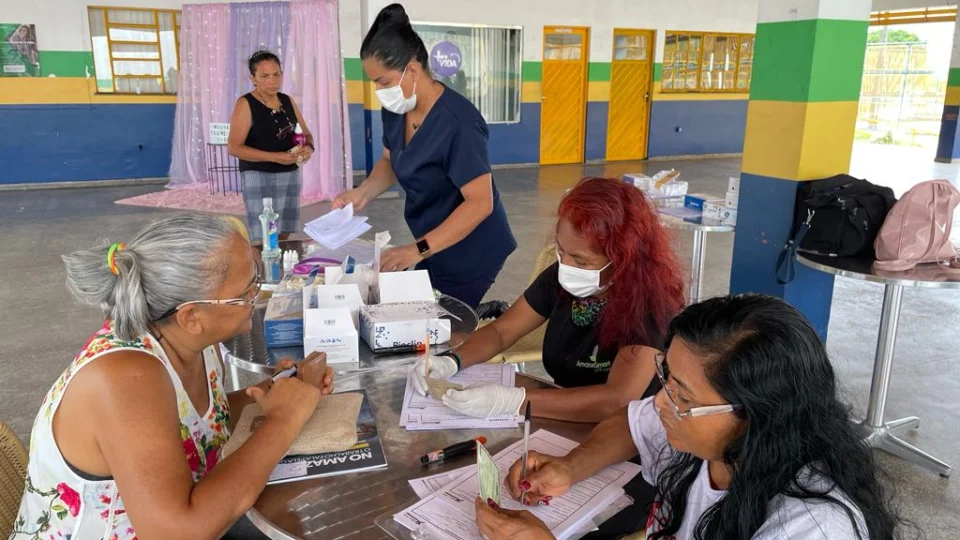 Mês da Mulher: Centros de Convivência realizam ação especial em Manaus