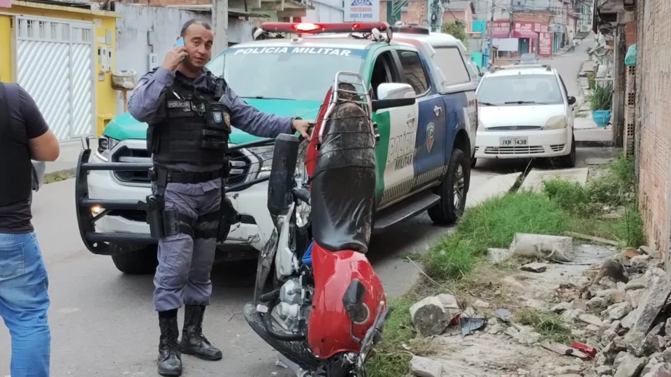 Dois assaltantes são presos no Conjunto Ouro Verde
