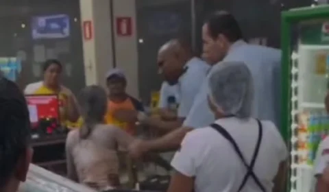 Mulher ateia fogo ao próprio corpo dentro de supermercado