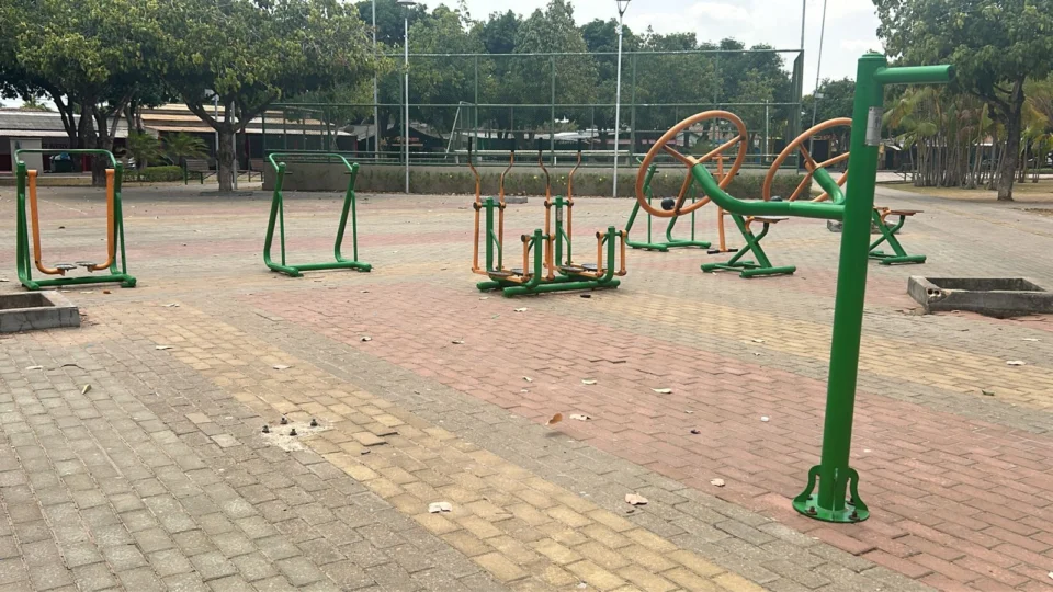 Empreendedores sofrem com irregularidades na Praça Mané Guarrincha em Boa Vista