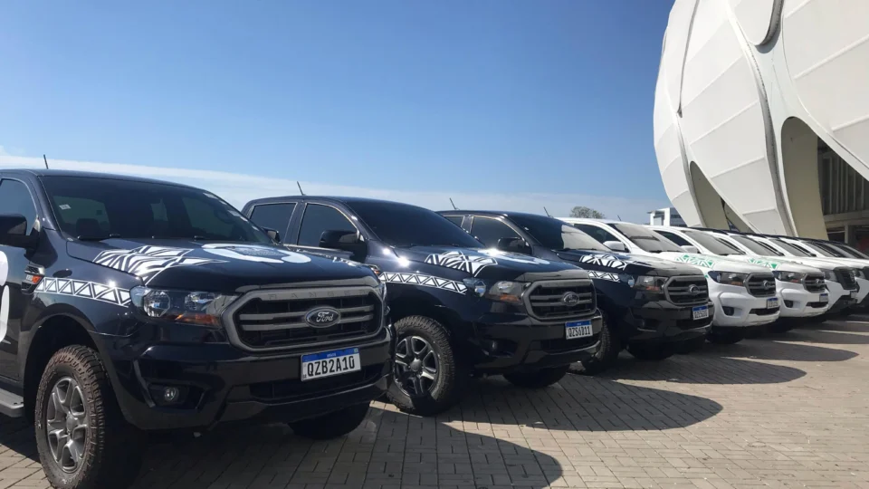 Wilson Lima entrega novos veículos e equipamentos para unidades da UEA na capital e interior