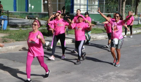 Centros de Convivência realizam programação especial com serviços de autocuidado e empoderamento feminino