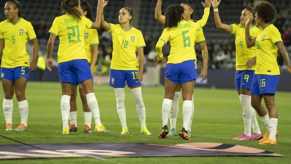 Brasil derrota México e se garante na decisão da Copa Ouro feminina
