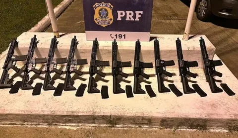 Homem é preso com 10 fuzis e 20 carregadores escondidos na lataria e tanque de carro