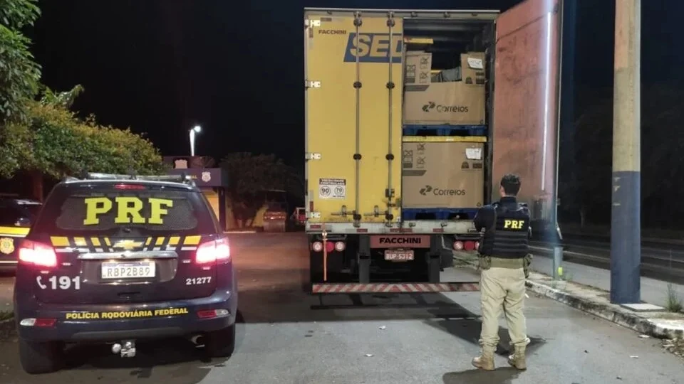 Trio é preso suspeito de furtar carga dos Correios