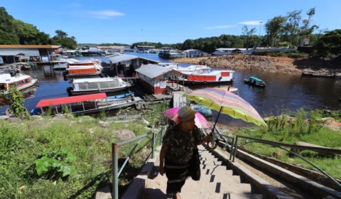 DPE-AM pede anulação de sentença que determina a retirada de flutuantes do Tarumã-Açu
