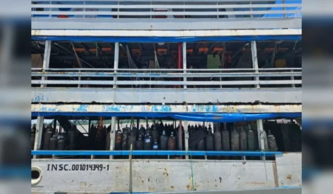 Polícia apreende embarcação e 127 cilindros de oxigênio avaliados em R$ 3 milhões