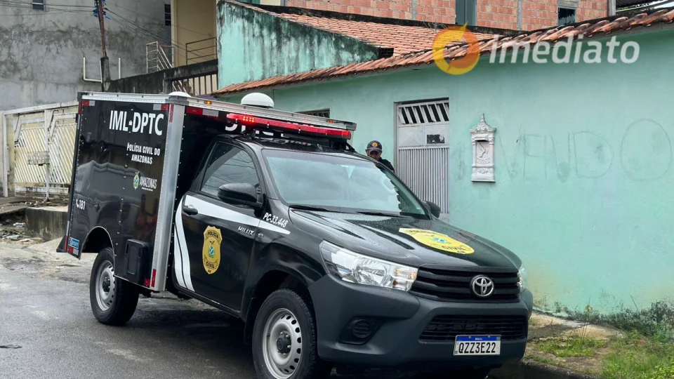 Um homem foi morto na porta de casa na comunidade Mundo Novo