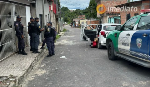 URGENTE | Dupla acaba de ser metralhada dentro de carro de aplicativo no Jorge Teixeira