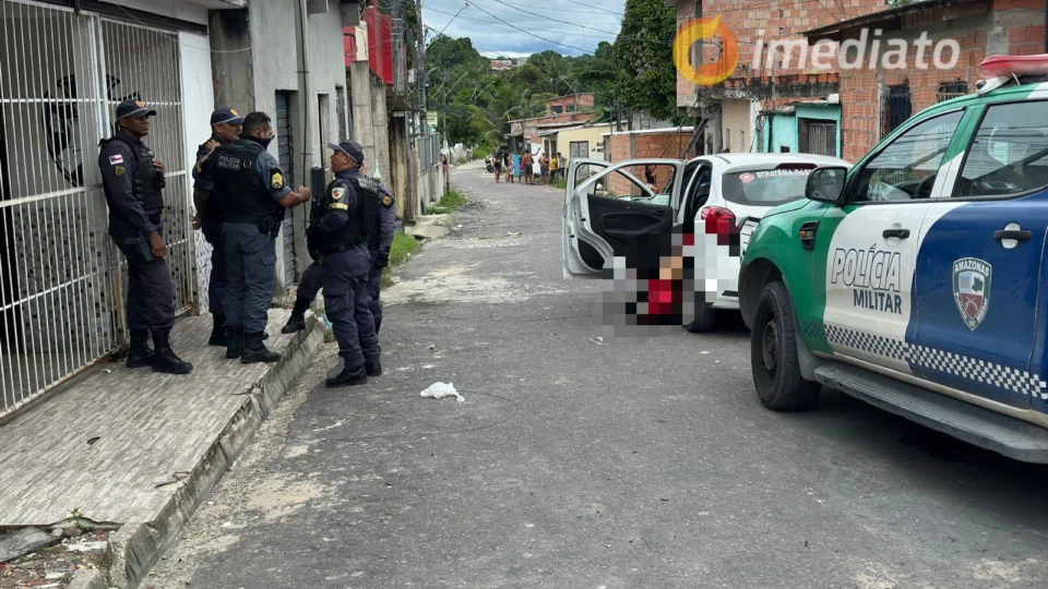 URGENTE | Dupla acaba de ser metralhada dentro de carro de aplicativo no Jorge Teixeira