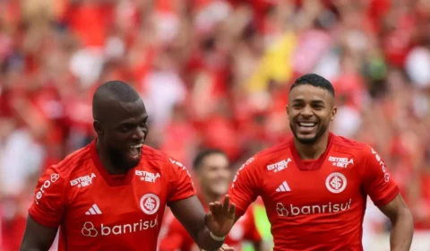 Internacional faz 3 a 0 no São Luiz e avança às semifinais do Gauchão