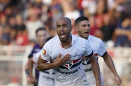 São Paulo vence Ituano nos acréscimos e vai às quartas do Paulistão