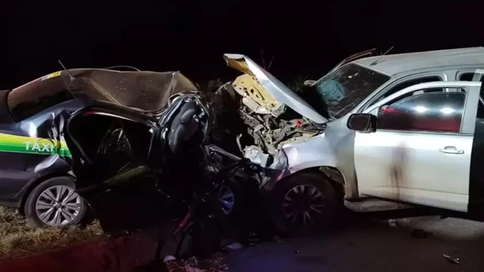 Cinco pessoas morrem em acidente de carro em Goiás; vítimas voltavam de festa