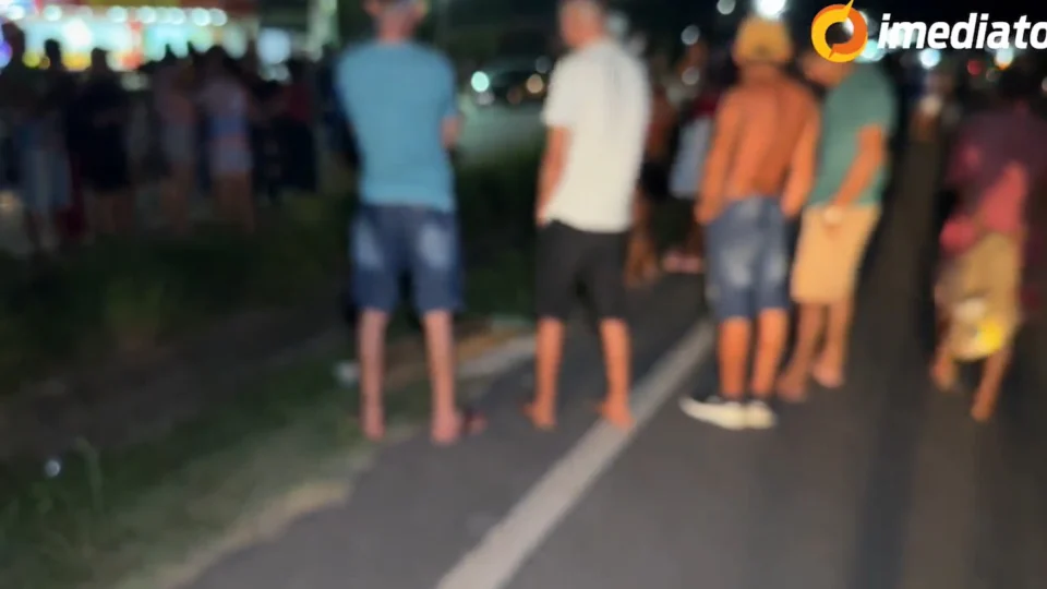 URGENTE: Criança de 3 anos e mulher morrem atropeladas na AM-070