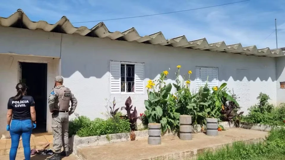 Mãe e três filhas são encontradas mortas em casa; polícia suspeita de vazamento de gás de gerador