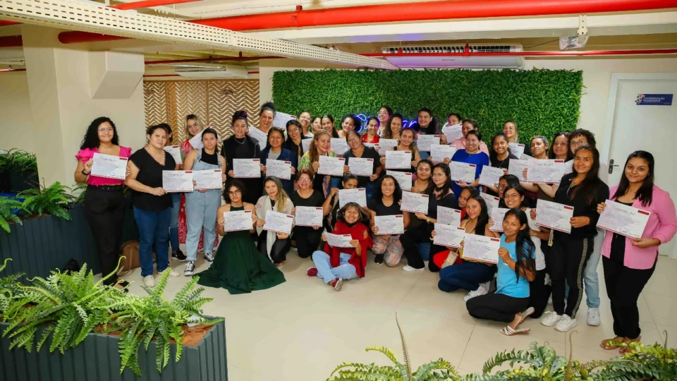 Detran-AM qualifica 42 mulheres no curso de mecânica básica