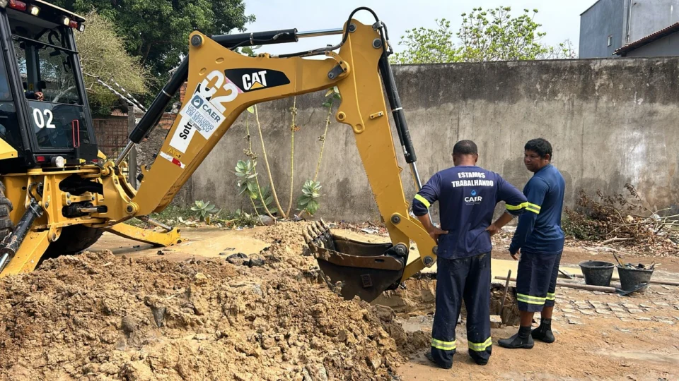 Cano quebrado causa transtornos para moradores do bairro Jóquei Club em Boa Vista