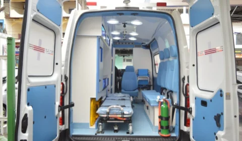 Saúde do Amazonas entrega ambulância e cadeira odontológica no SPA Joventina Dias