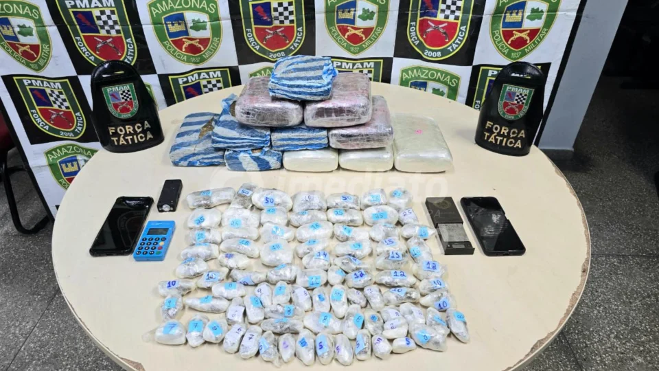 Força tática desmancha laboratório de drogas no bairro Tancredo Neves em Manaus