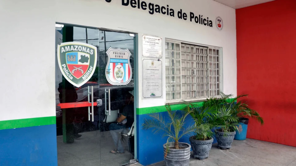 Homem é preso por tentativa de estelionato em Manaus