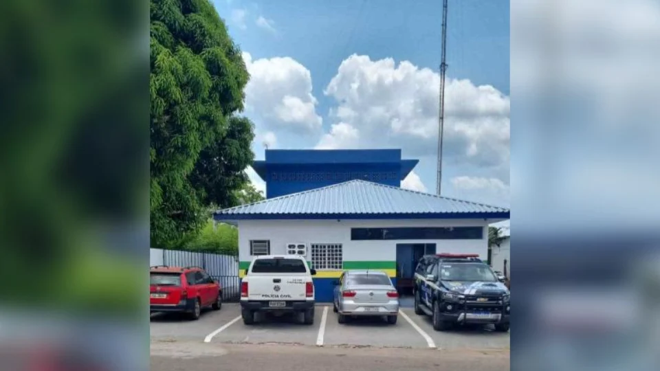 Mulher é presa por maltratar e abandonar filho no Amazonas