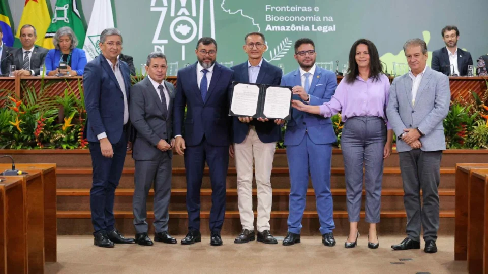 Em seminário sobre bioeconomia, Wilson Lima destaca uso sustentável de recursos naturais para gerar emprego e renda