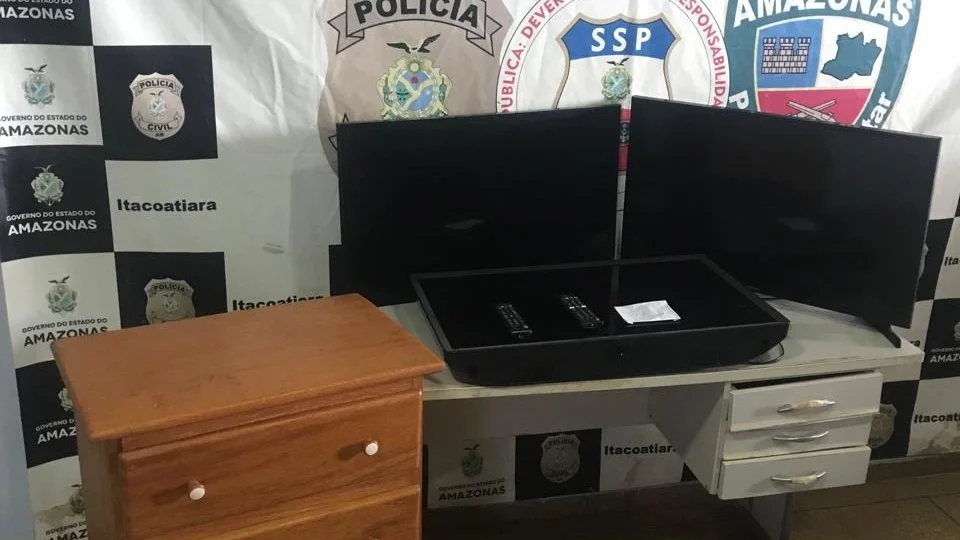 Mulher furta R$ 9 mil da casa onde trabalhava no Amazonas