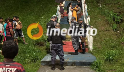 Homem é assassinado em praça no bairro Petrópolis após sair de igreja