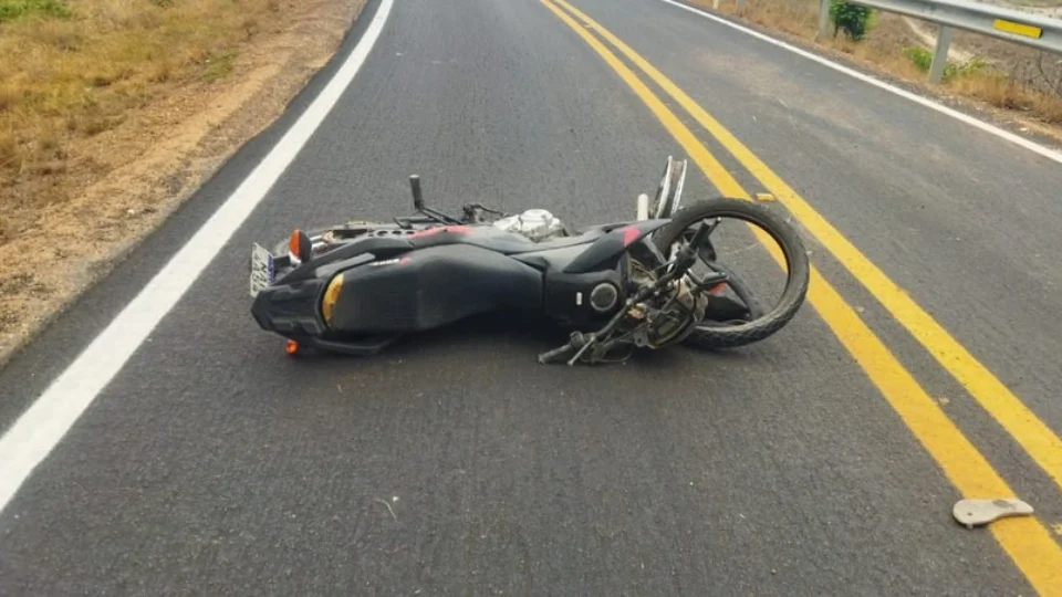 Homem morre em acidente de moto na BR-432, no Norte de Roraima