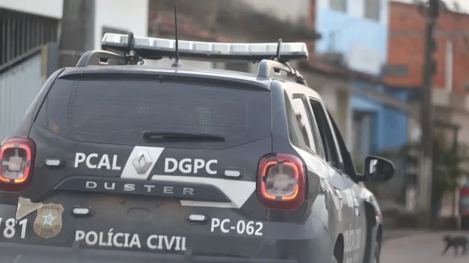 Homem é preso por matar idoso com cabo de foice por causa de R$ 5