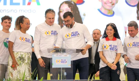 Governador Wilson Lima e ministro da Educação Camilo Santana lançam programa Pé-de-Meia no Amazonas