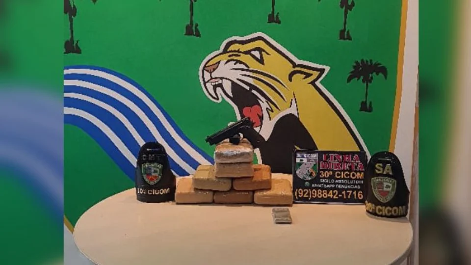 Vulgo ‘Perneta’ é preso com 7kg de maconha e simulacro de arma de fogo em Manaus