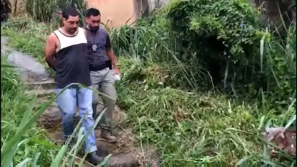 Mãe e líder religioso são presos por estupro de criança de 4 anos