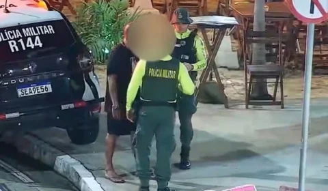 Homem é preso após tocar partes íntimas de adolescente em praia