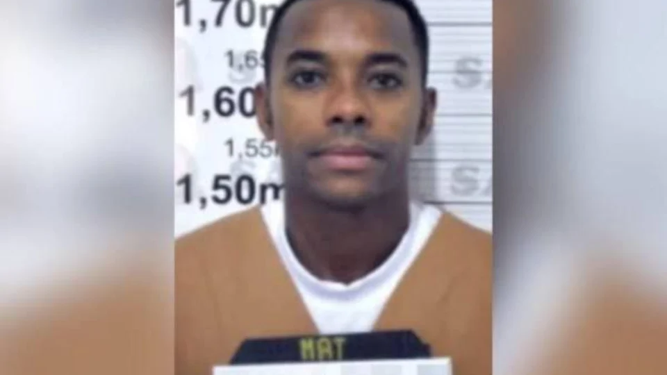 Robinho passa a Páscoa na cadeia e receberá visitas na próxima semana