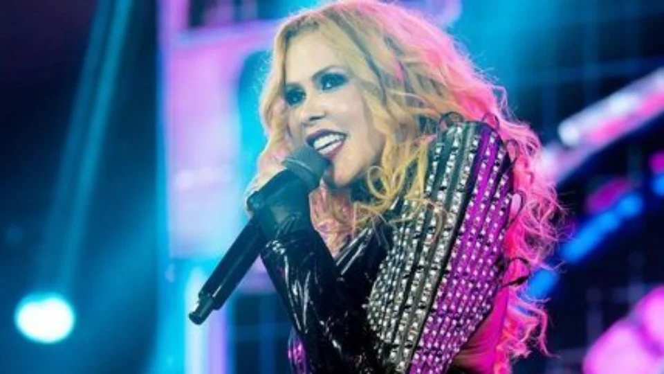 Juiz bloqueia passaporte de Joelma por dívida trabalhista de mais de R$ 1 milhão