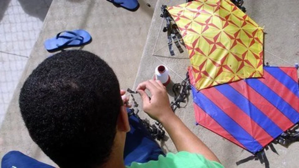 Mulher de 30 anos morre depois de ter pescoço atingido por linha de cerol