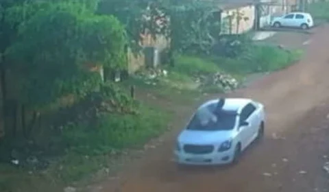 VEJA VÍDEO: Mulher dirige mais de 1 km com o ex-marido no capô e atropela idosa