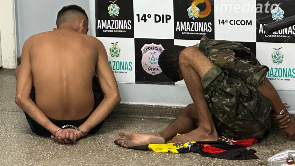 Vulgo ‘Bin Laden’ e ‘Cabeça’ são presos vendendo drogas em beco no Coroado