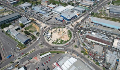 Obras em complexo viário interdita Avenida na zona leste de Manaus