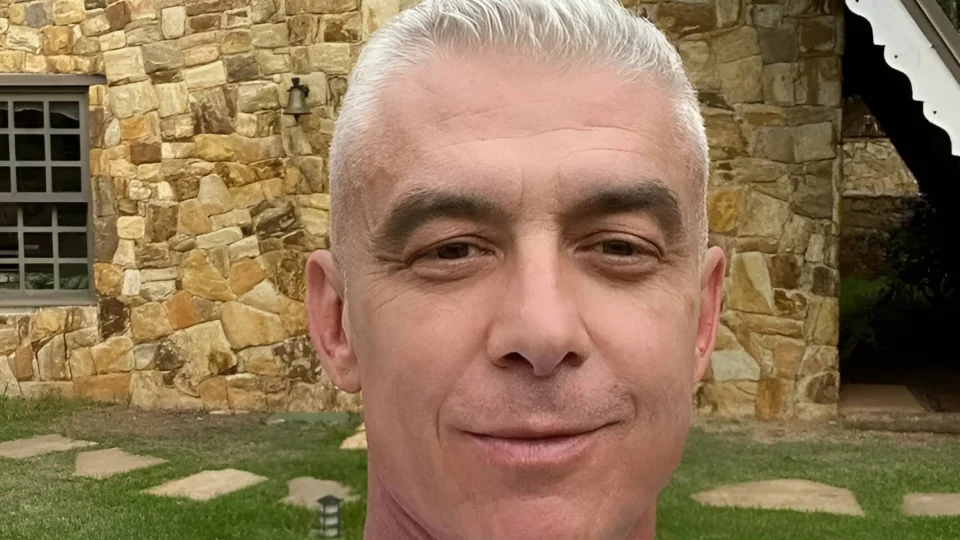 Alexandre Correa Revela Luta Pessoal Contra Vício em Cocaína e Álcool