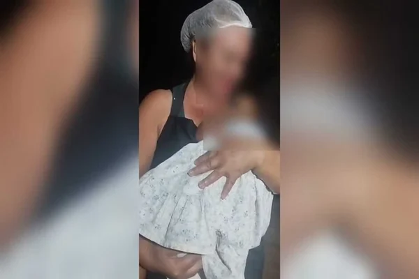 Mãe esquece bebê em carro de app e motorista quase é linchado