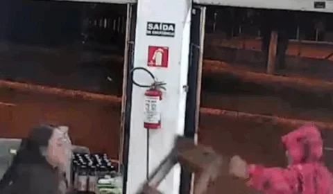 Grávida reage a assalto e quebra banco em assaltante