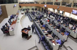 Câmara de Manaus aprova aumento salarial para profissionais da saúde