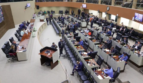 Câmara de Manaus aprova aumento salarial para profissionais da saúde